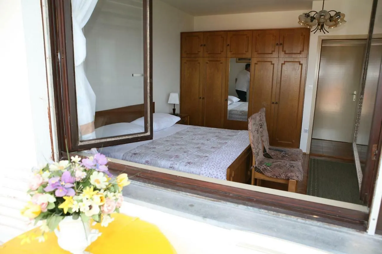Rooms And Apartments Kurtovic Donji Seget 3*,  Kroatien