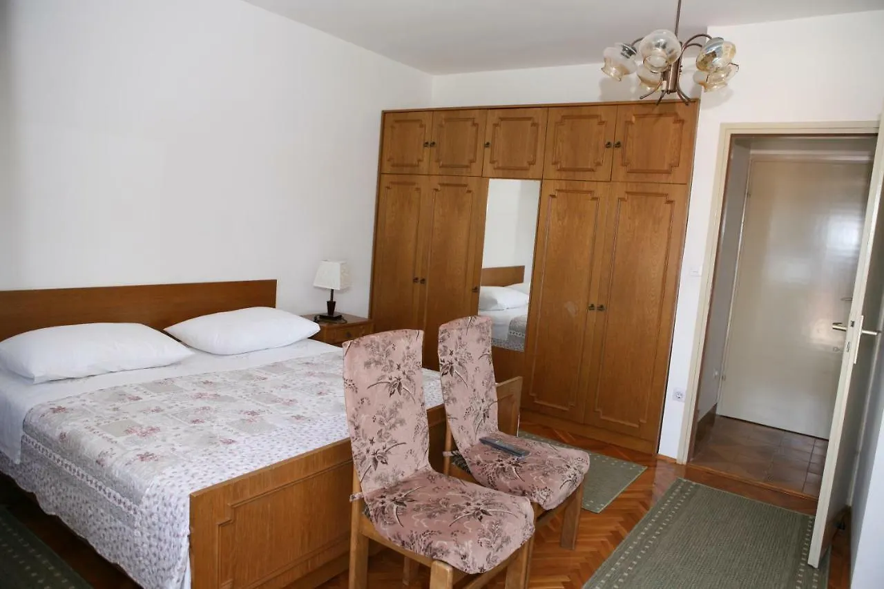 Rooms And Apartments Kurtovic Trogir Croatia