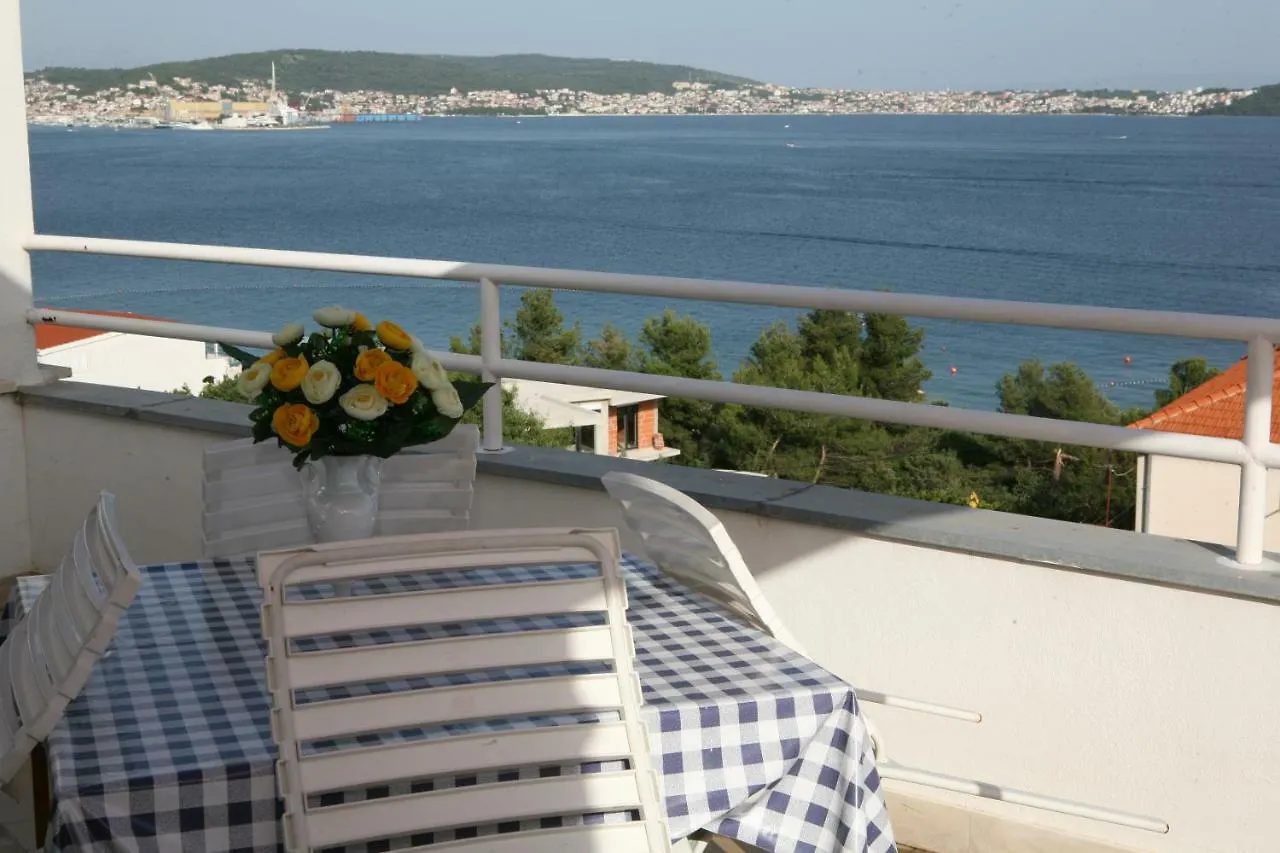 Rooms And Apartments Kurtovic Donji Seget