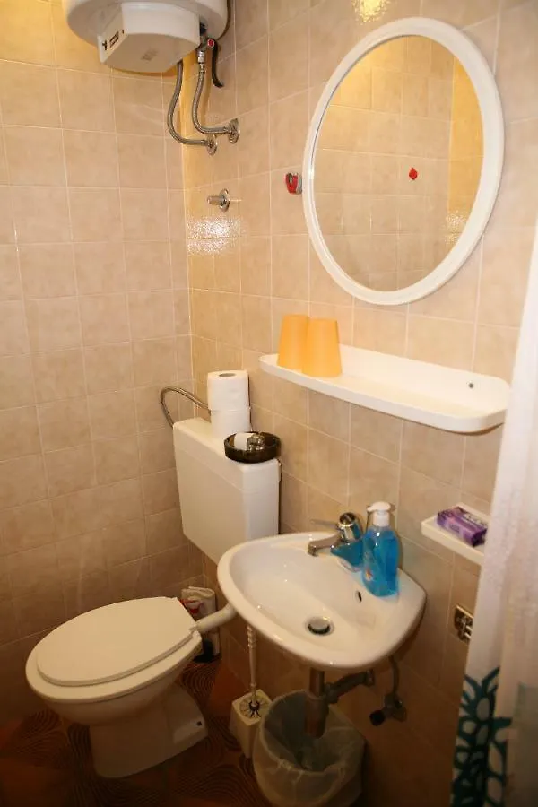 Rooms And Apartments Kurtovic Trogir Croatia