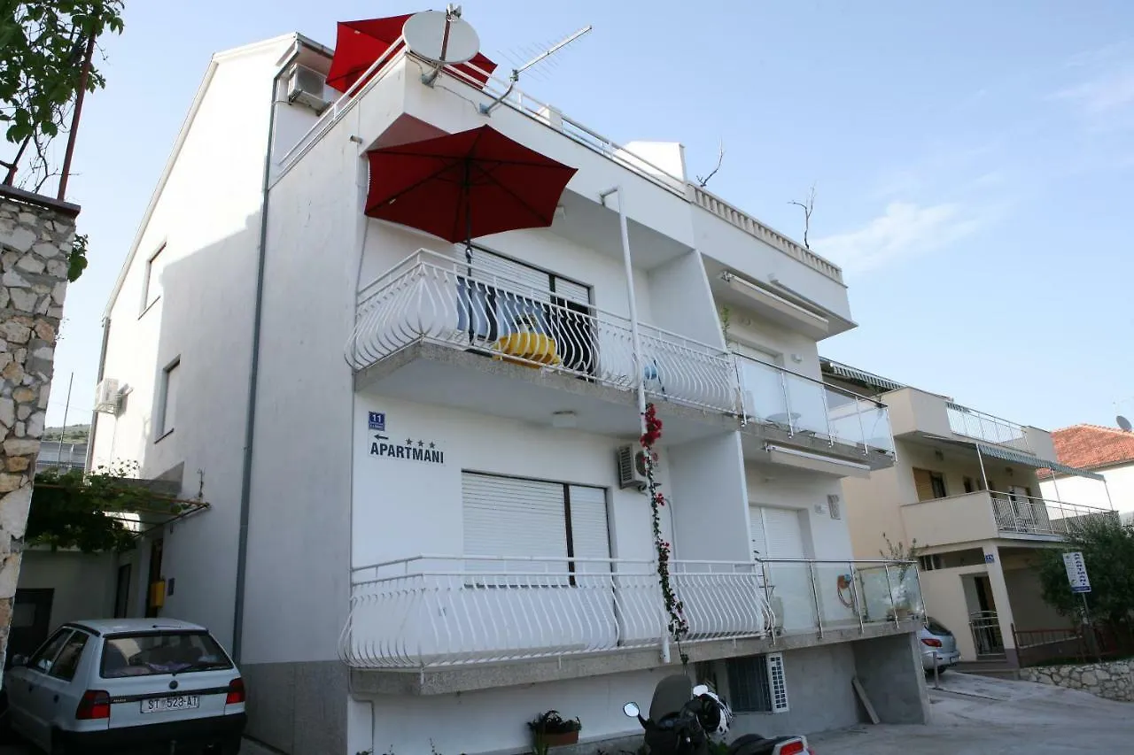 Guest house Rooms And Apartments Kurtovic Trogir
