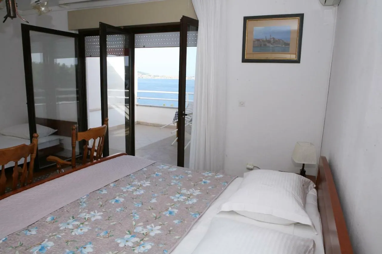 *** Guest house Rooms And Apartments Kurtovic Trogir Croatia