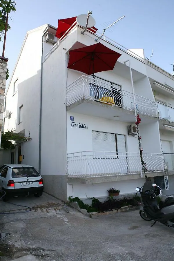Rooms And Apartments Kurtovic Trogir Guest house Seget Donji
